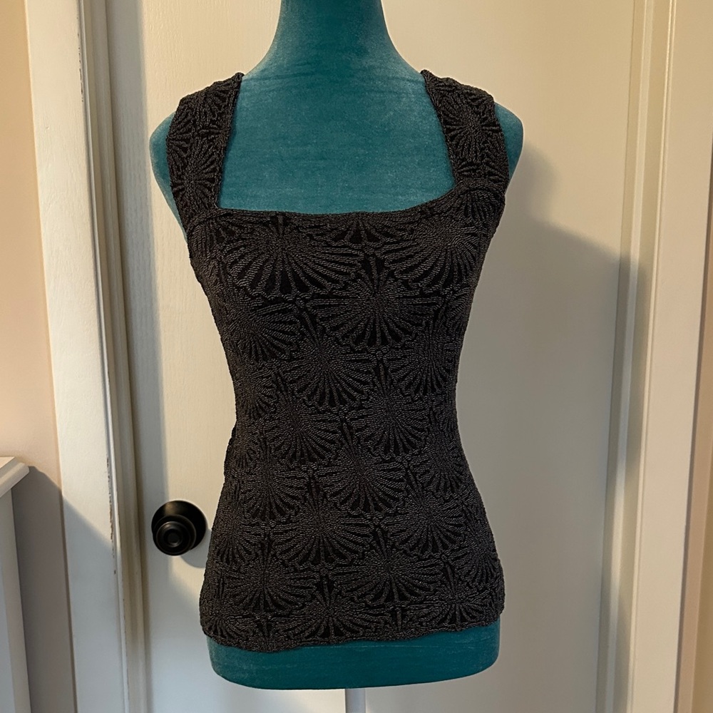 Chic Black Textured Women's Tank Top